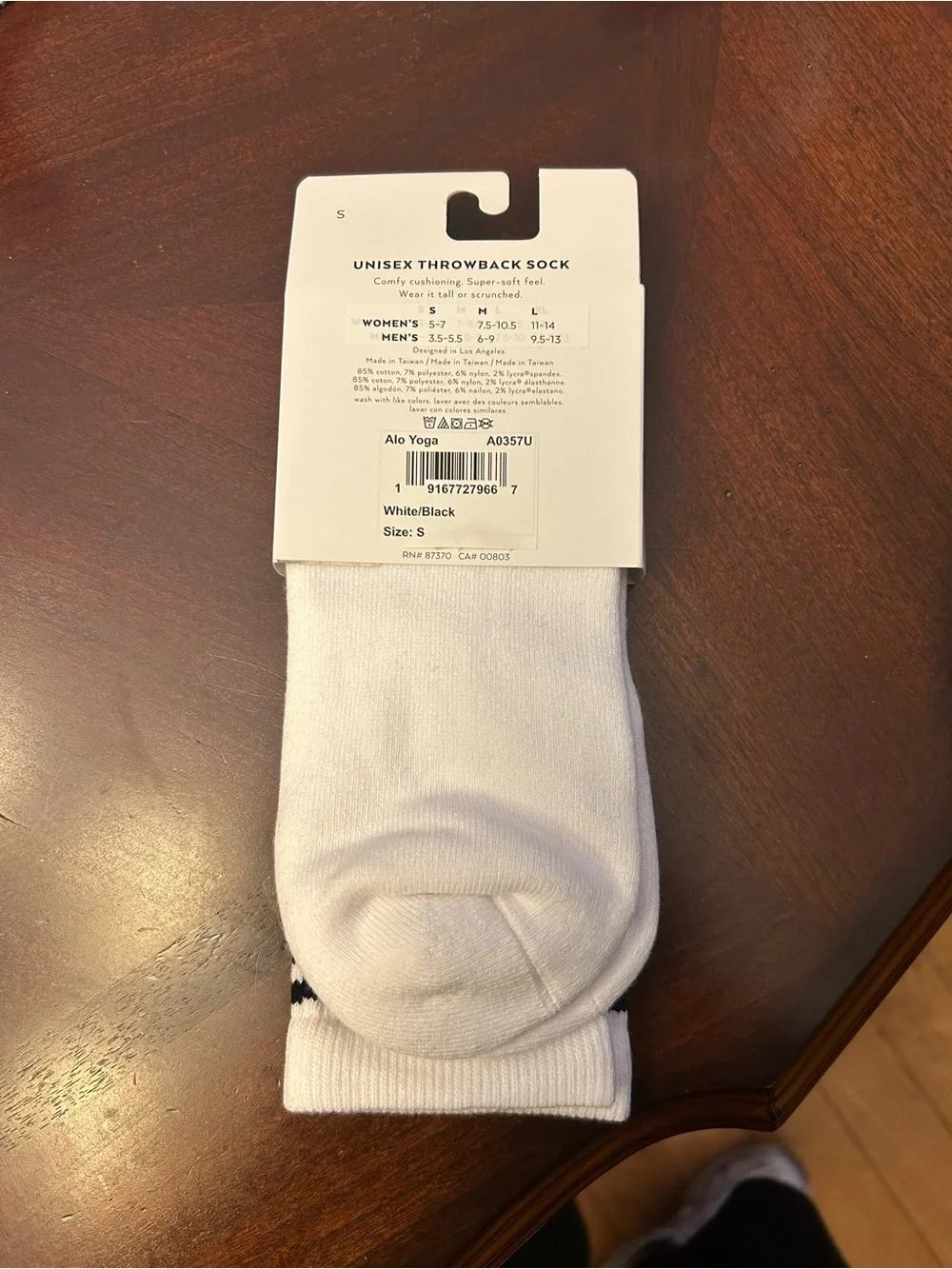 ALO Unisex Throwback Socks